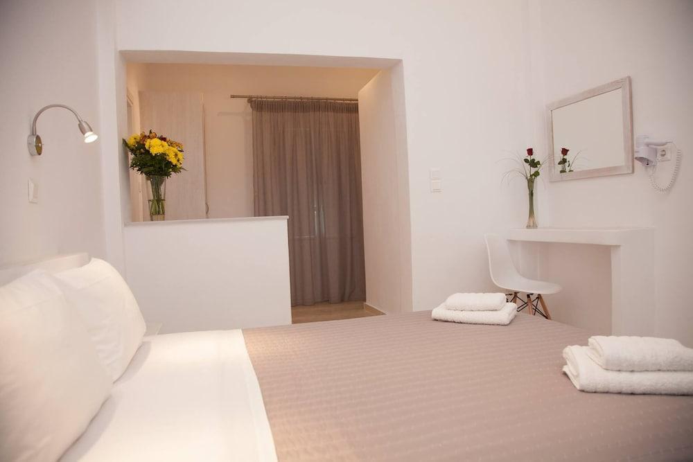 Evas House Hotel Fira  Exterior photo