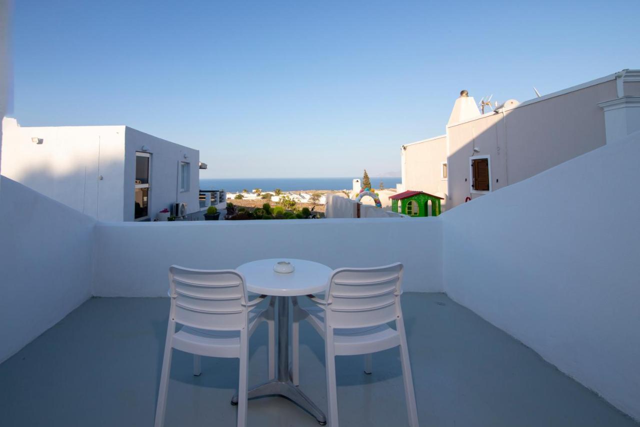 Evas House Hotel Fira  Exterior photo