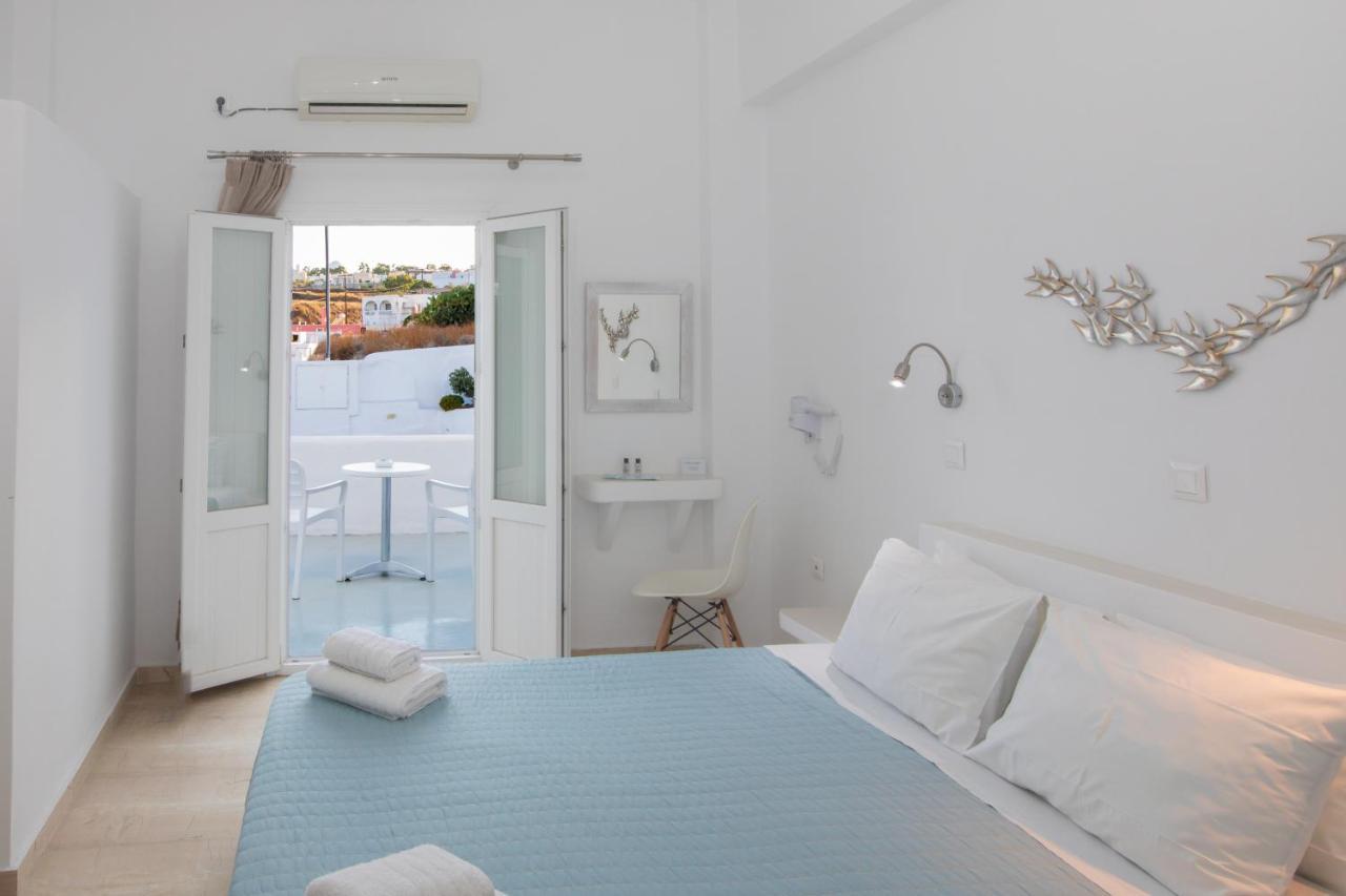 Evas House Hotel Fira  Exterior photo